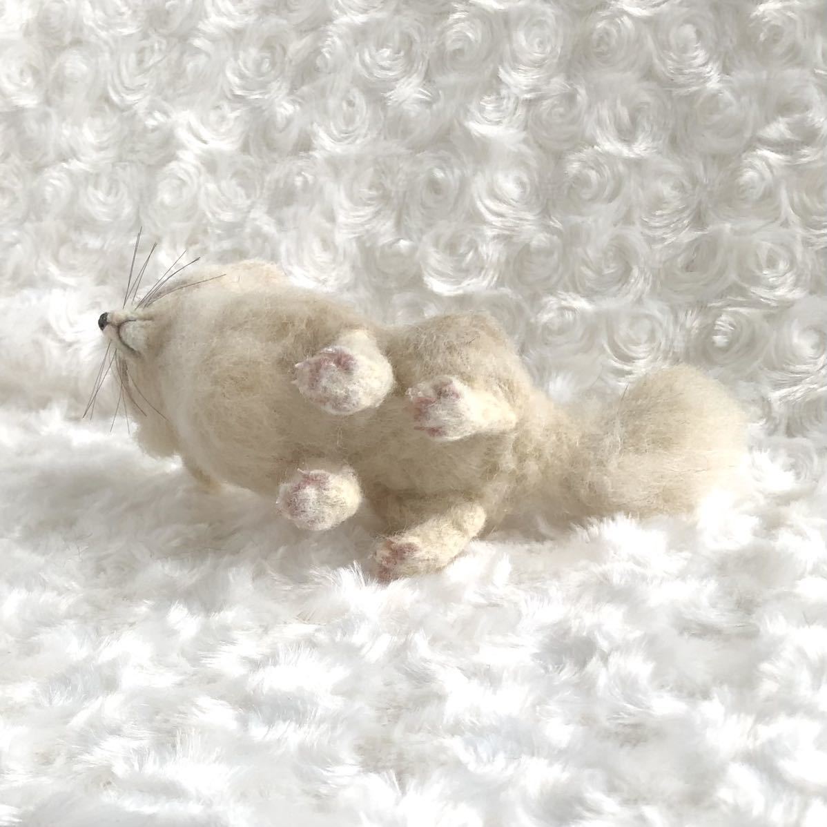 Caron・羊毛フェルト フェネック キツネ ハンドメイド(羊毛フェルト