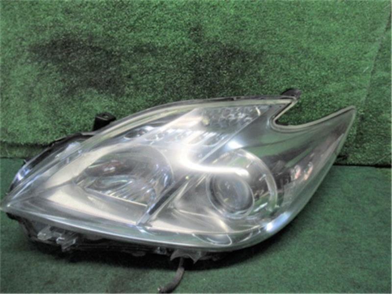 ZVW30 トヨタ　プリウス30 純正ヘッドライト 左右ヘッドライト トヨタ 純正 プリウス 《 ZVW30 》 左ヘッドライト 81150-47370 P10300