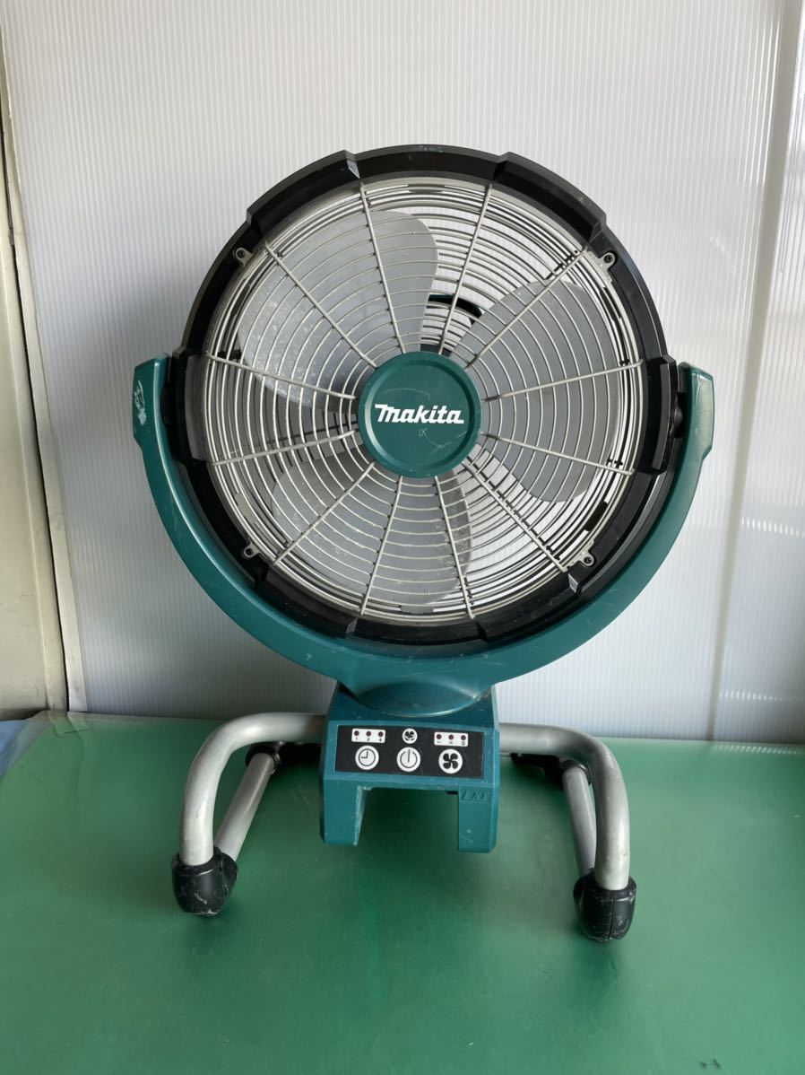 マキタ 充電式ファン CF300D 扇風機　使用小美品 マキタ 充電式ファン CF300D 本体のみ マキタ CF300D 充電式産業扇