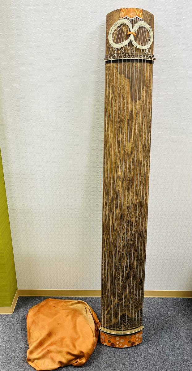 MIA1423 1円スタート 琴 伝統楽器 和楽器 縦約24cm 横約182cm 高さ約9cm オレンジ 弦 こと 13弦 演奏 ...