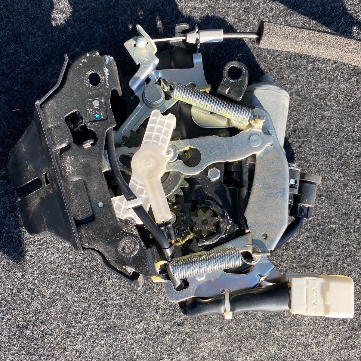 トヨタ イージークローザー レクサス UVF45 URS206 トランク クラウンマジェスタ イージークローザーモーター トランクモーター LS クラウン マジェスタ モーター 2026年最新Yahoo!オークション トランクリッド RX20系