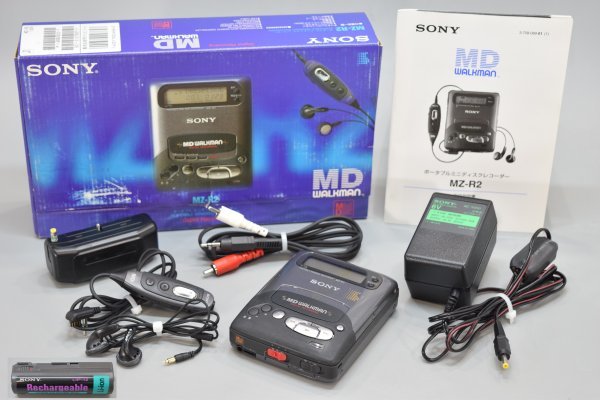SONY MD Walkman MZ-R2 ポータブルMDレコーダー（ジャンク） ソニー