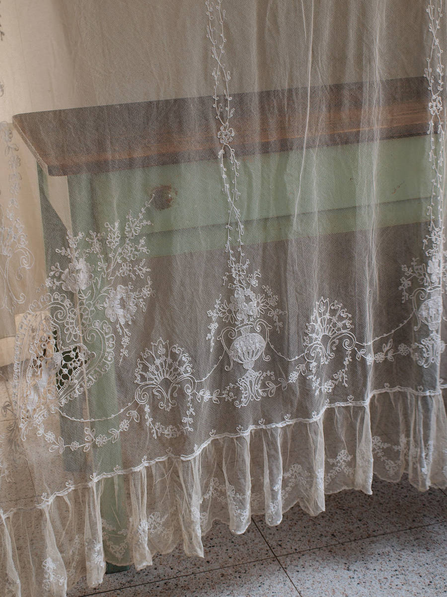 繊細 コーネリー刺繍 138cm×265cm カーテン ボーヴェ刺繍 ファブリック フランス アンティーク ヨーロッパ /J090