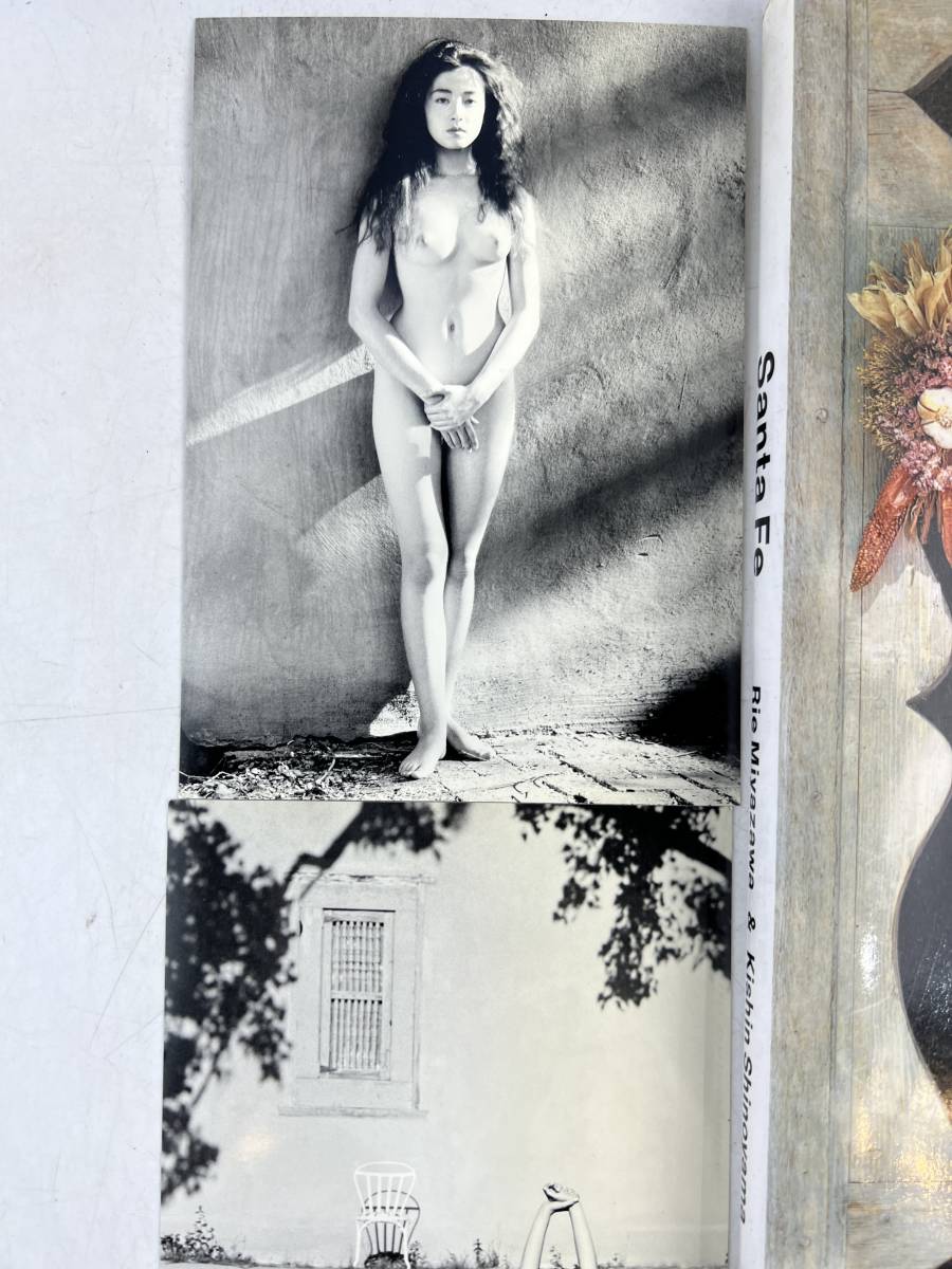 写真集 宮沢りえ Santa Fe サンタフェ 撮影 篠山紀信 朝日出版社 ポストカード3枚付 １円スタート 宮沢りえ 売買されたオークション情報 Yahooの商品情報をアーカイブ公開 オークファン Aucfan Com