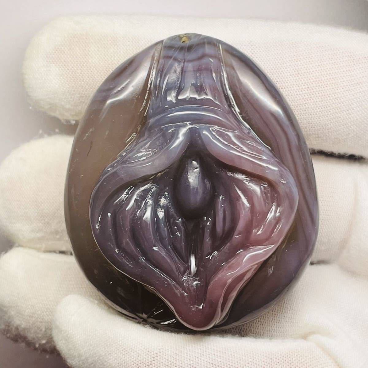 置物 天然瑪瑙 メノウ彫刻 提げ物 ヌード 半貴石 細密彫刻 春画 女性器