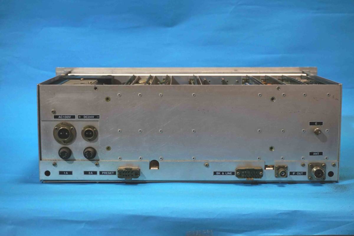 JRC 　NRD-92　日本無線の通信型受信機の中古・ラック収納　LSB受信可　取説（回路図有）コピー付属　動作品　