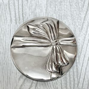 ティファニー 手鏡の値段と価格推移は 13件の売買情報を集計したティファニー 手鏡の価格や価値の推移データを公開