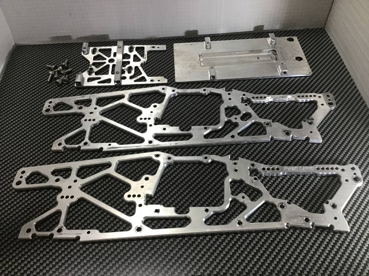 稀少] 低重心シャーシ エンジンプレート専用ブレス センターカバー 