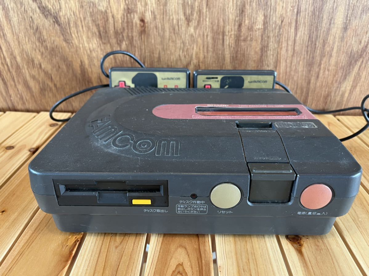 ツインファミコン本体+ソフトまとめて(黒:初期型)[AN-500B ツインファミコン本体+ソフトまとめて(黒:初期型)[AN-500B