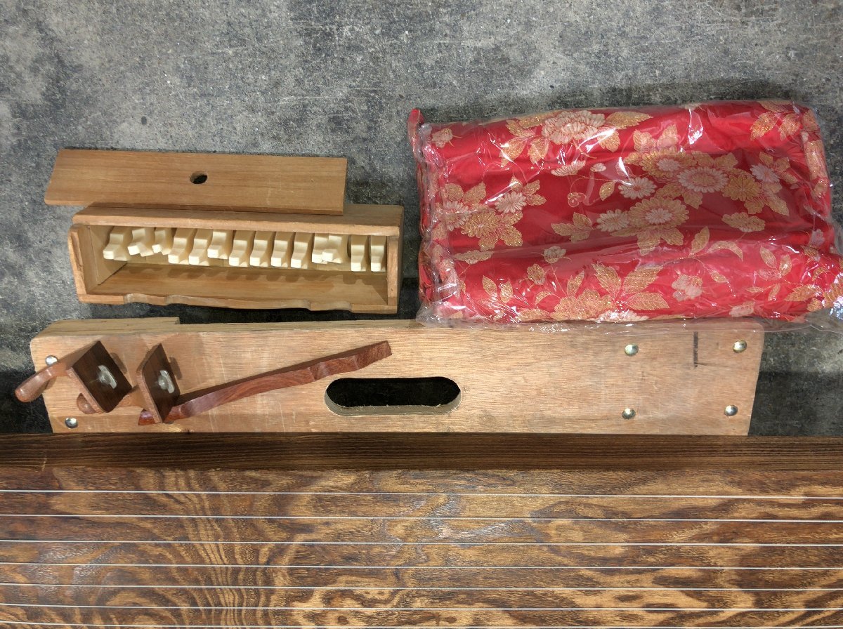 琴 和楽器 弦楽器 13弦 すだれ彫り 口絵 美木目 ケース付 琴 和楽器