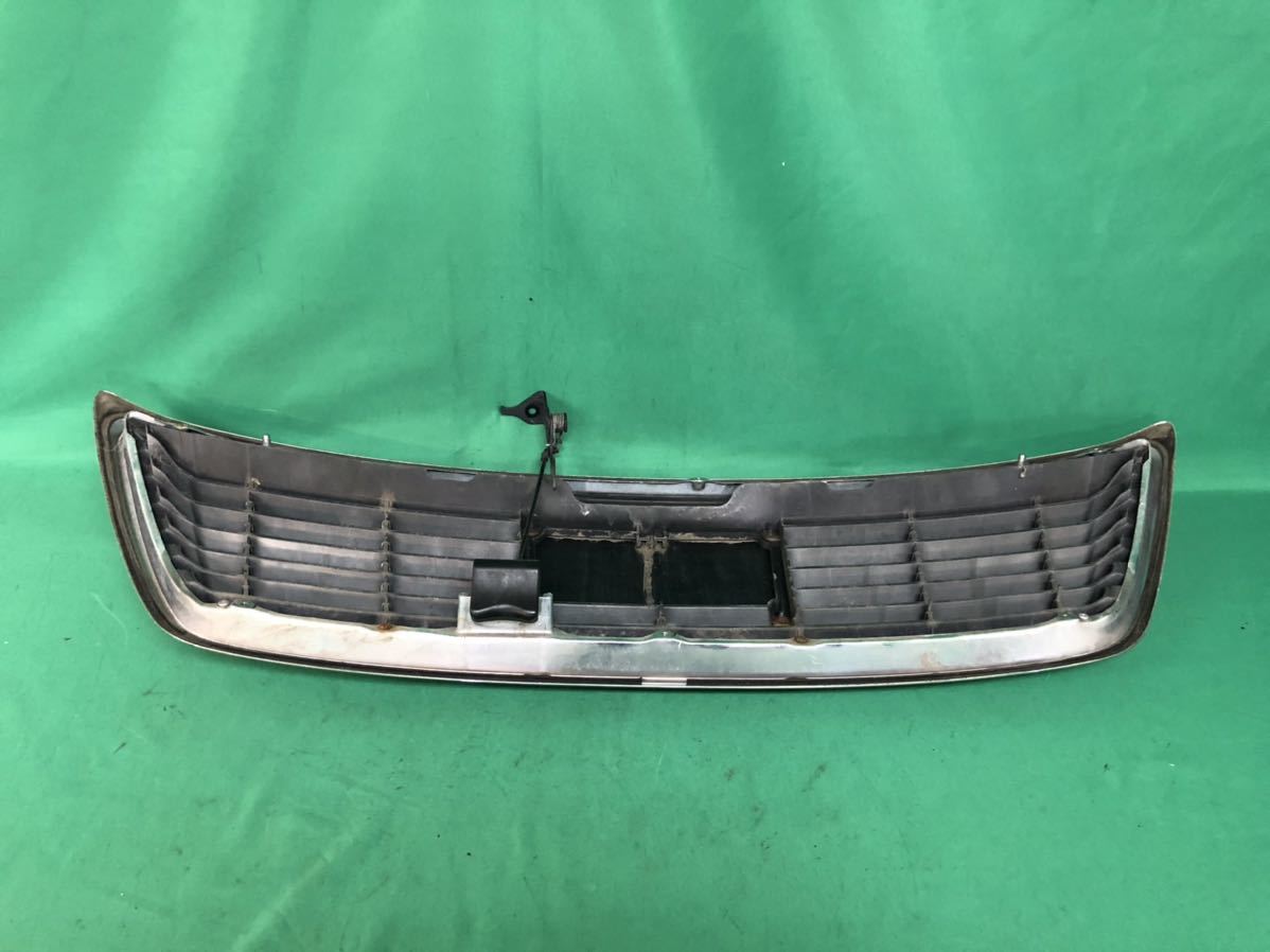 中古トヨタ セルシオ UA-UCF30純正フロントグリル セルシオ UCF30