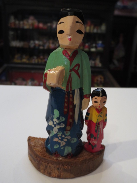 壽】古作 朝鮮風俗人形 朝鮮時代の母娘 木工玩具 郷土玩具 民芸品 木彫 