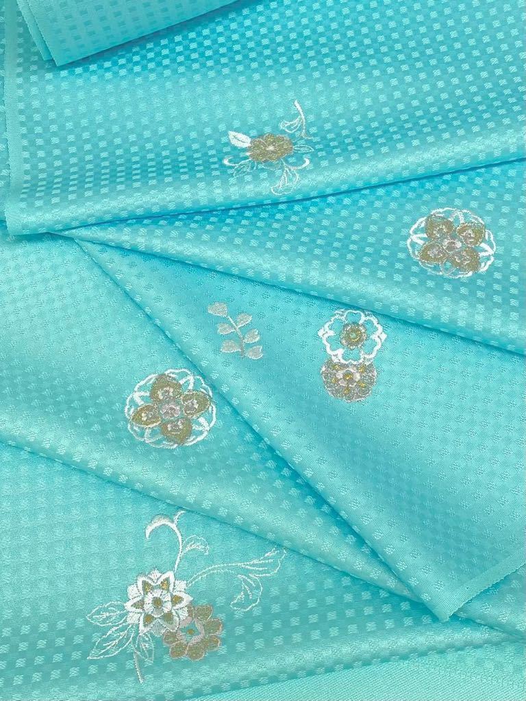 刺繍 飛び柄 小紋 反物 紋意匠 モダン 正絹 白群色