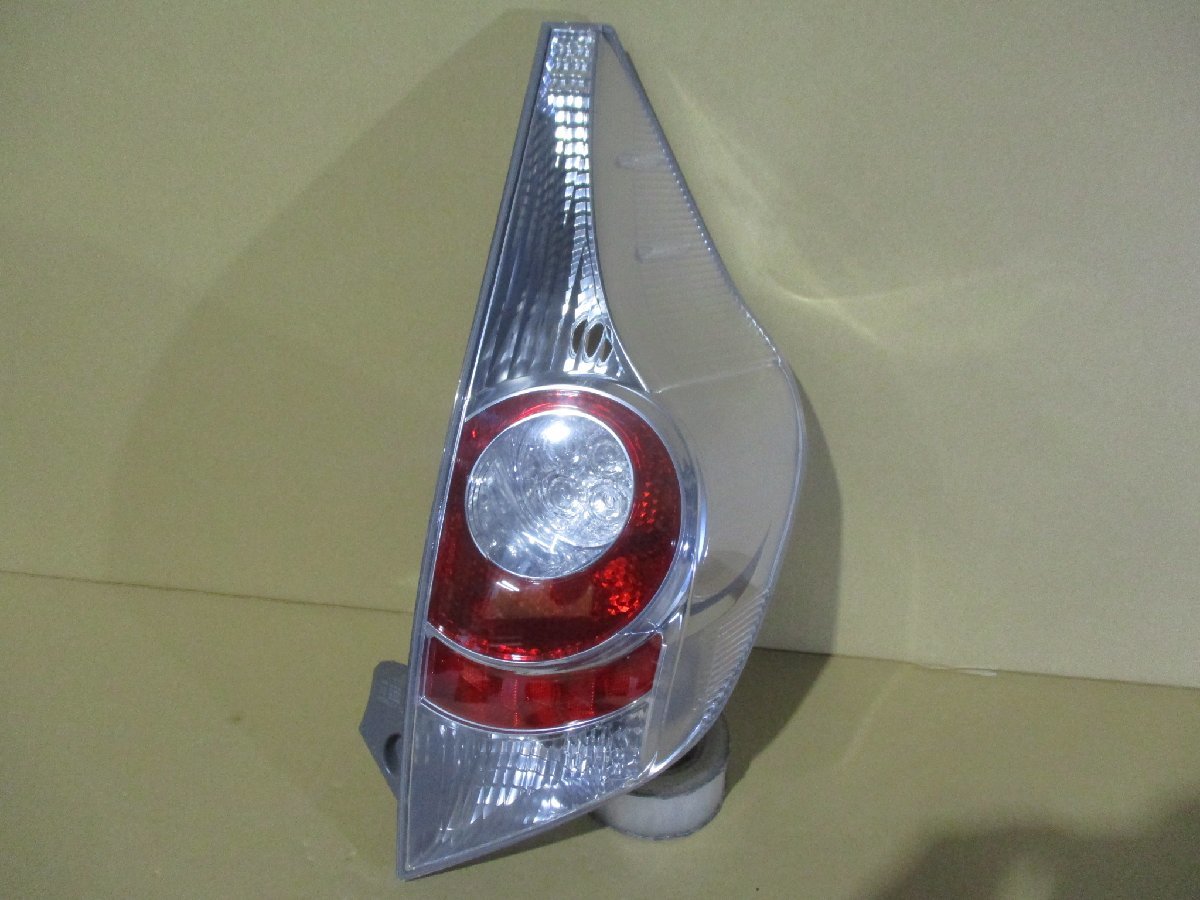 【2026，爆買い】 良品 アクア NHP10 前期 右テールライト 純正 81551-52A86/ STANLEY 52-252 Z(テールライト)｜売買されたオークション情報、yahooの商品情報をアーカイブ公開 - オークファン トヨタ用