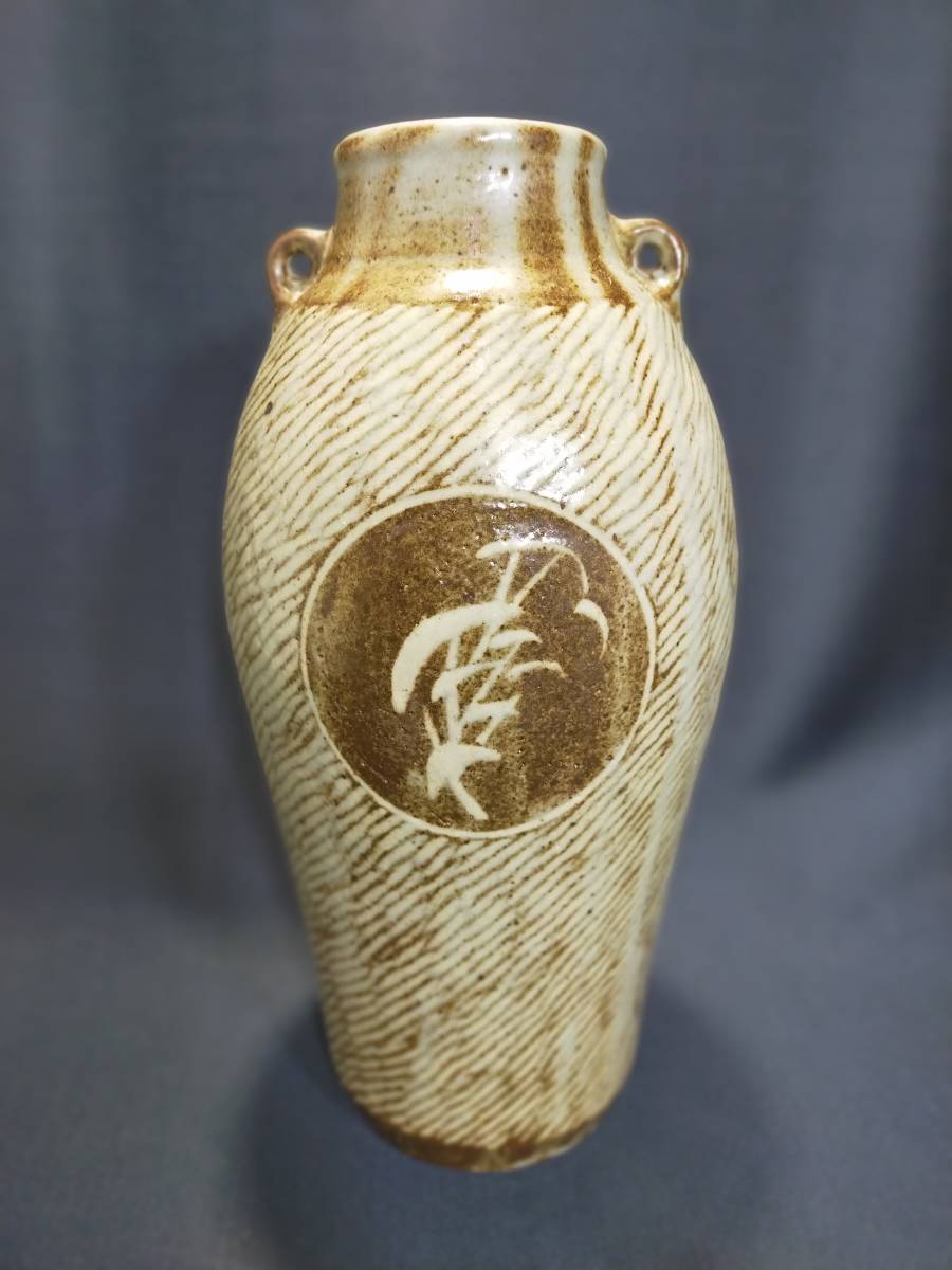 真作　人間国宝　島岡達三　地釉象嵌草花文壷　高さ約29センチ　経約16センチ 真作 人間国宝 島岡達三 地釉象嵌草花文壷 高さ約29