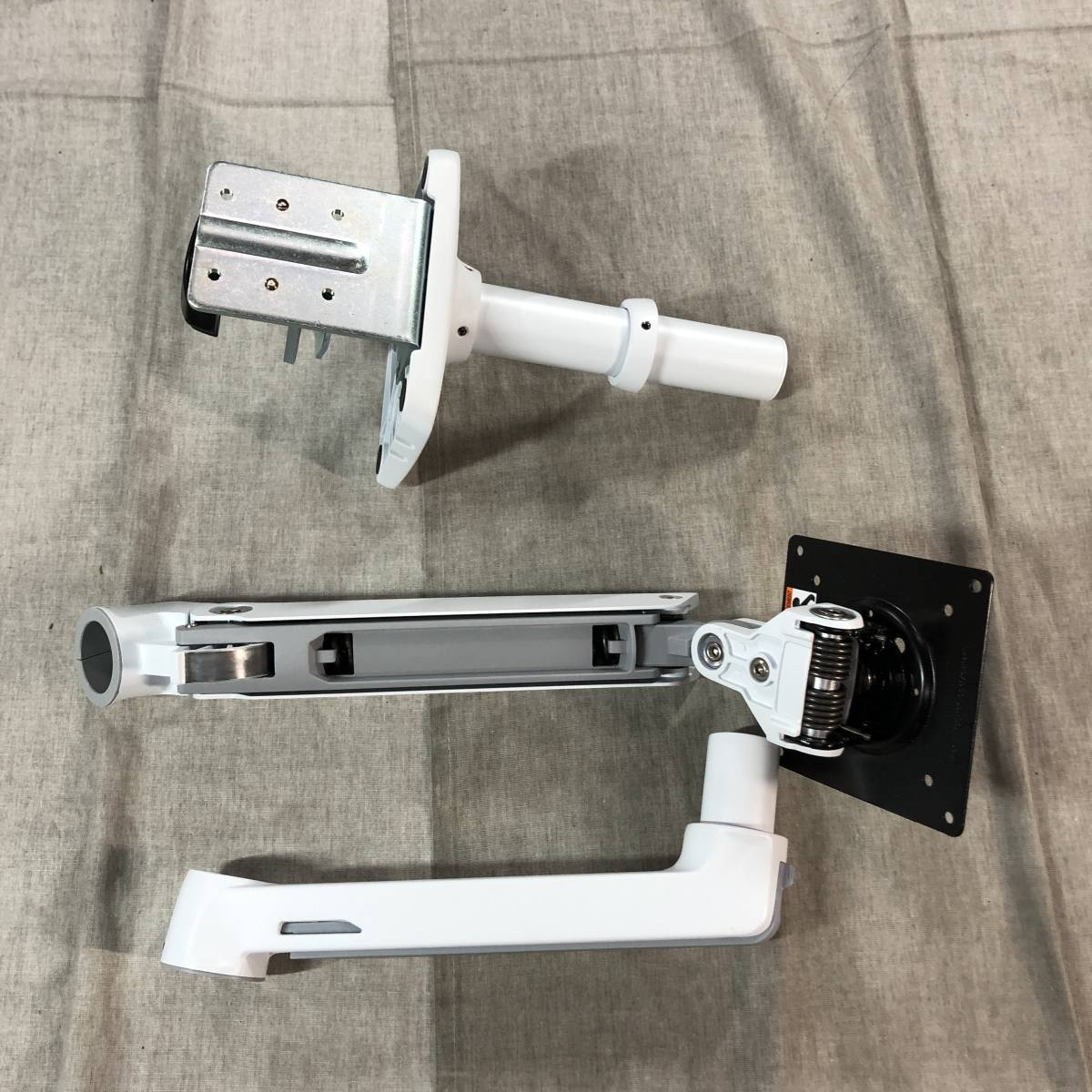 現状品　エルゴトロン LX デスクマウント モニターアーム ホワイト 34インチ(3.2~11.3kg)まで対応 45-490-216 モニターアーム LX エルゴトロン .: エルゴトロンlx [ホワイト