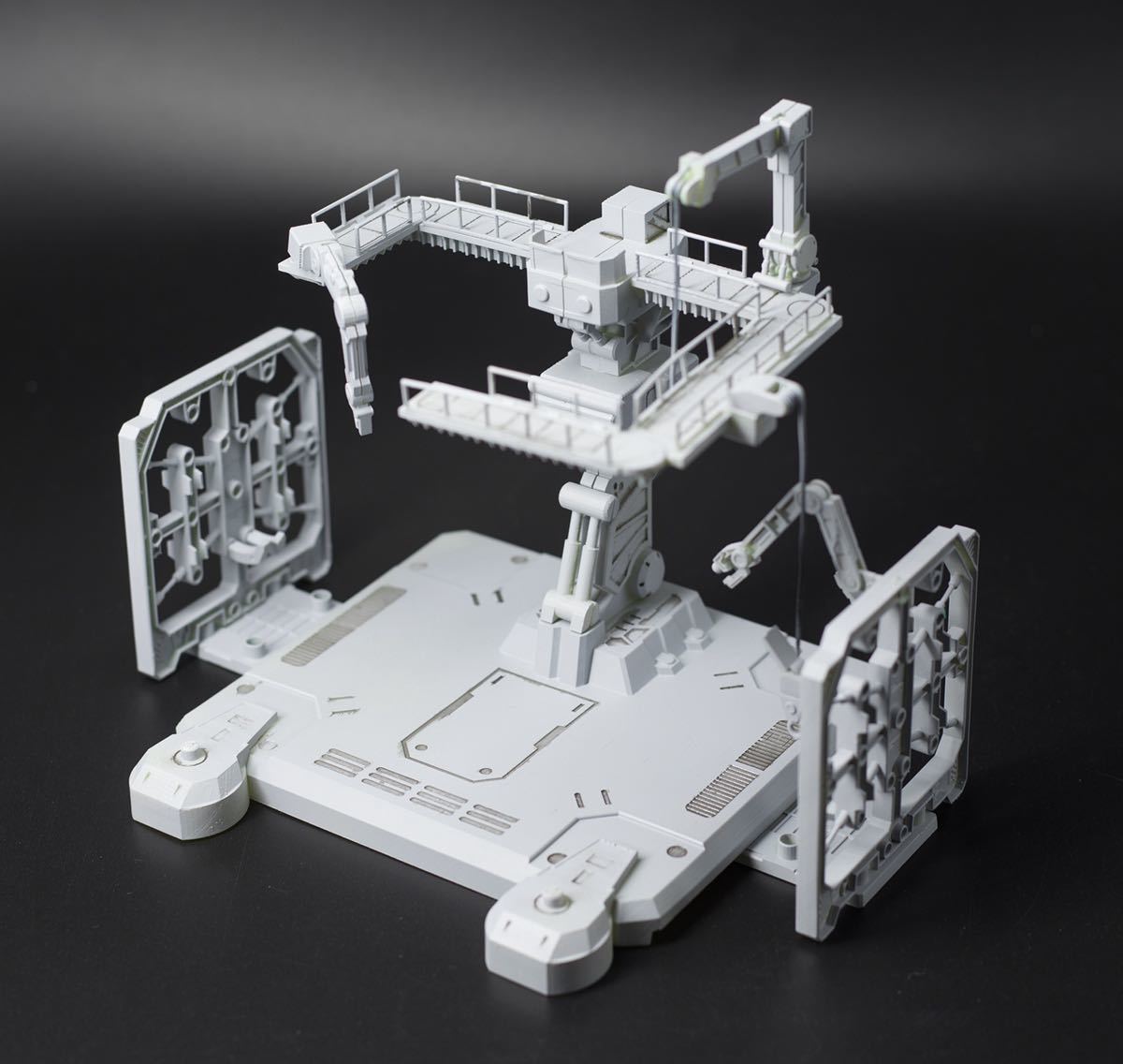 RG 1/144 ジオラマベース基地格納庫ディスプレイ、ガンプラ展示用 ν