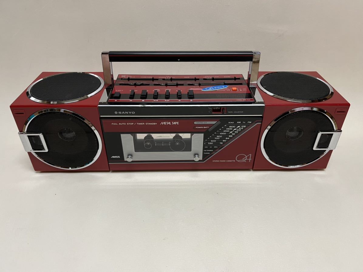 SANYOサンヨー MR-Q4 おしゃれなサウンド ステレオラジオカセット 昭和レトロ 動作品 ラジカセ サンヨー MR-Q4 6スピーカー ⁄ SANYO