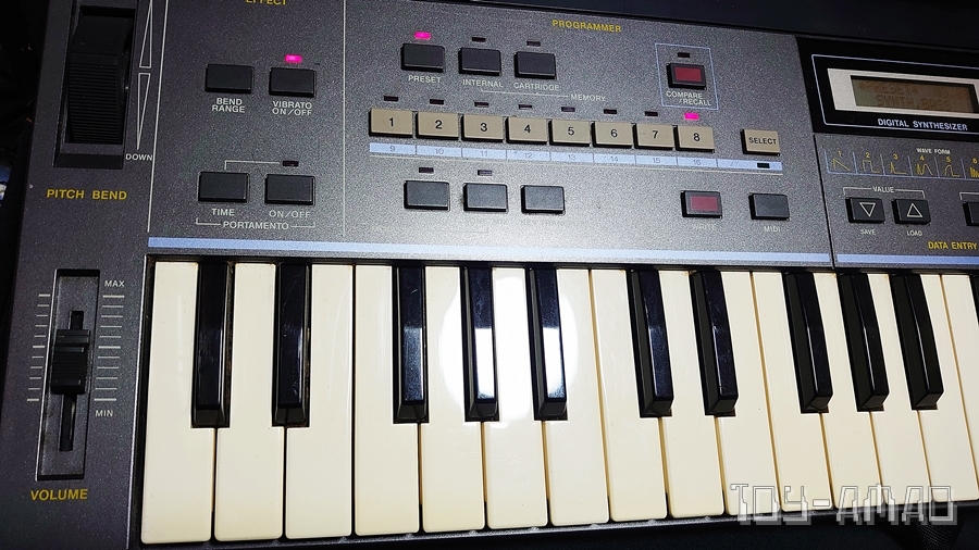 □CASIO CZ-101 カシオ デジタルシンセ 純正ハードケース・アダプタ付き