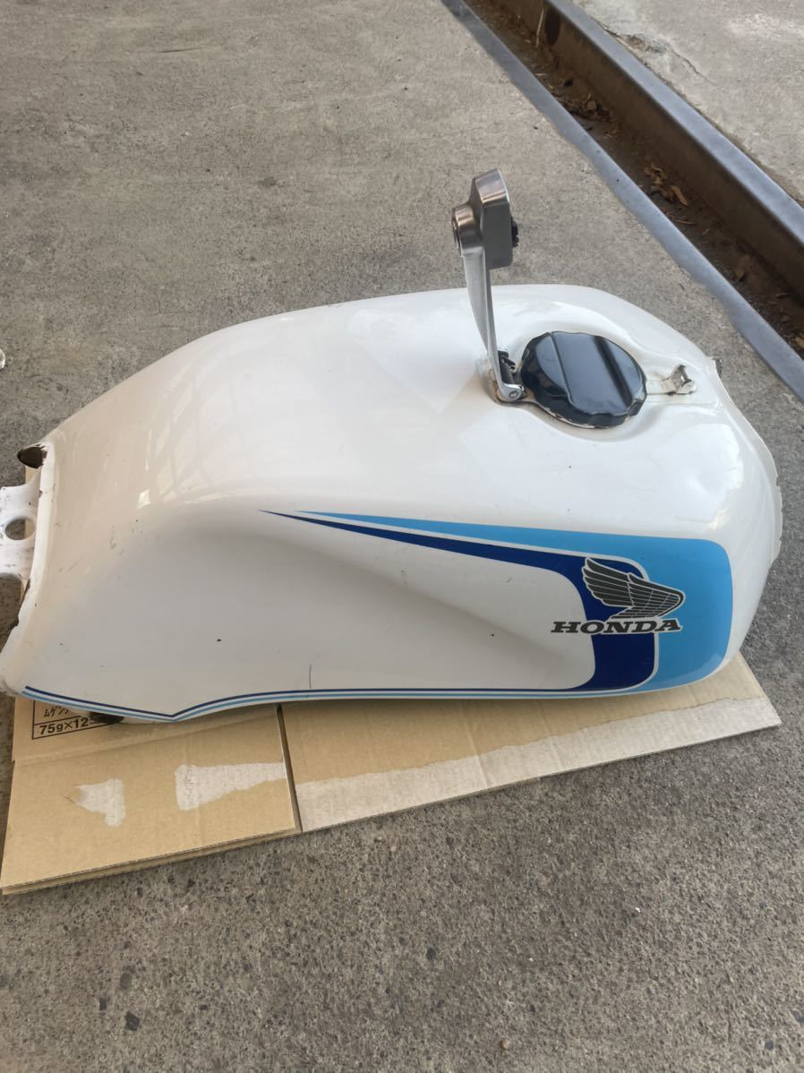 CB400N CB250N純正タンク　補修ベース　バブ　ホーク　ジャンク cb250n純正タンク CB400N CB250N純正タンク 補修ベース バブ ホーク