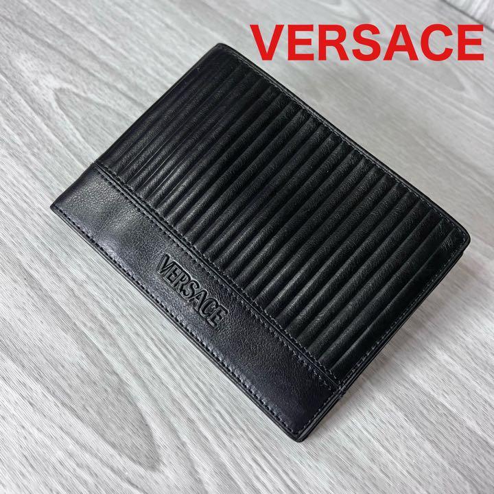 【全国無料，品質保証】 GIANNI VERSACE 折り財布 ジャンニヴェルサーチ 黒(服飾小物)｜売買されたオークション情報、yahooの商品情報をアーカイブ公開 - オークファン 服飾小物