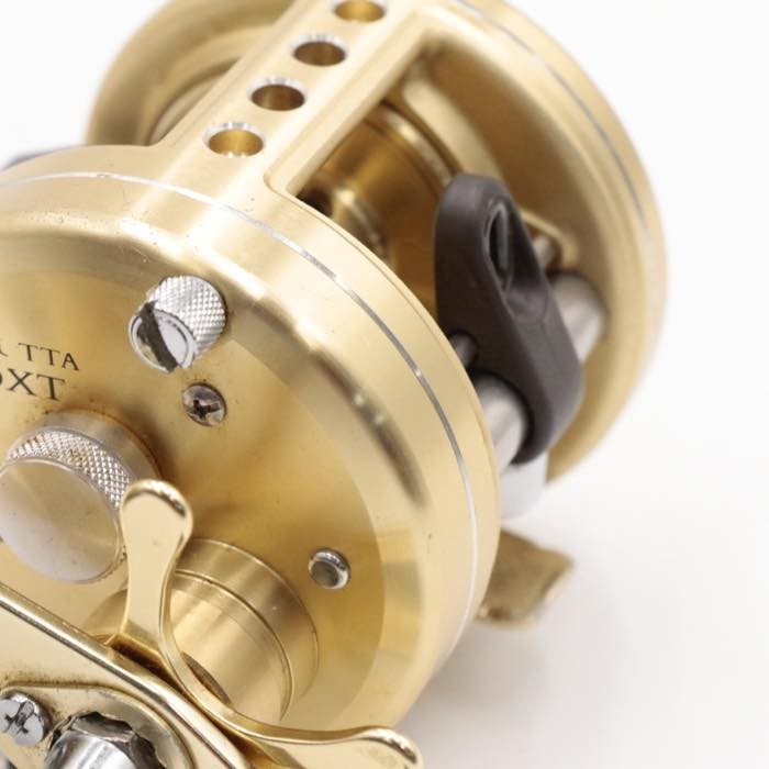 SHIMANO CALCUTTA 200XT ベイトリール SHIMANO CALCUTTA 200XT 右巻き