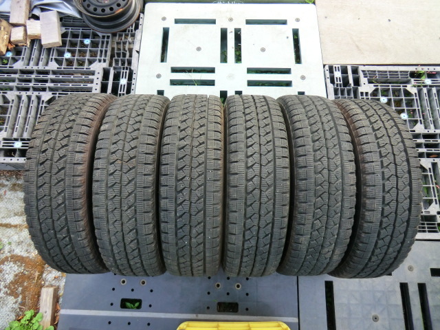 T-170！【超バリ山/2022年製造】ブリヂストン DURAVIS R207！225/70R16 117/115N LT！程度良好！手渡し大歓迎！！トラック・バン・バス ブリヂストン 225／70r16 117／115（スタッドレスタイヤ｜タイヤ Terrain バン・小型トラック／バス用タイヤ GRENLANDER