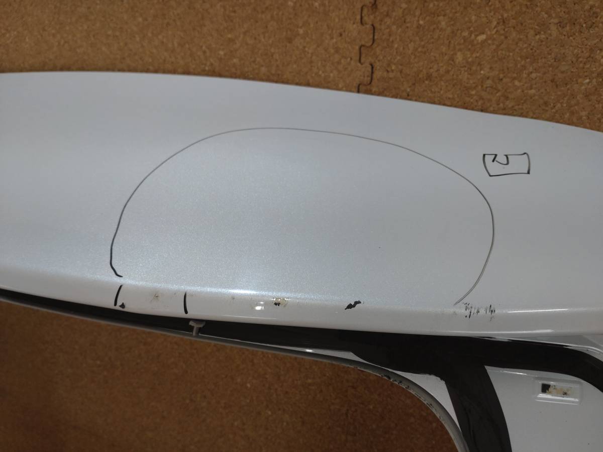 トヨタ ライズ A200A リアゲート バックドア 67149-B1180 ホワイト