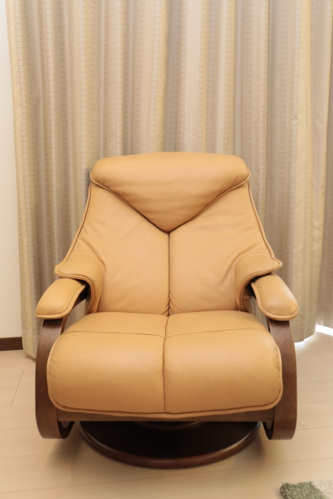 美品　FUJI FURNITURE/富士ファニチア 本革 リクライニング式