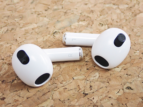 おかしです 中古 良品】Apple AirPods エアーポッズ 第3世代 MME73J/A 付属 完品