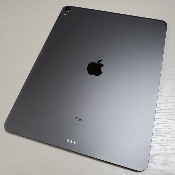 iPad Pro 12.9インチ 256GB Wi-Fi Apple MTFL2J⁄A [スペースグレイ