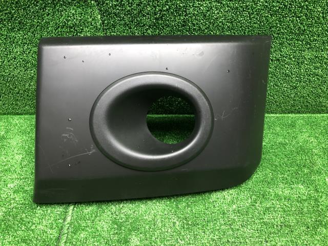 りょう プロボックス フォグカバー左 52713-52130 フロントバンパーカバー
