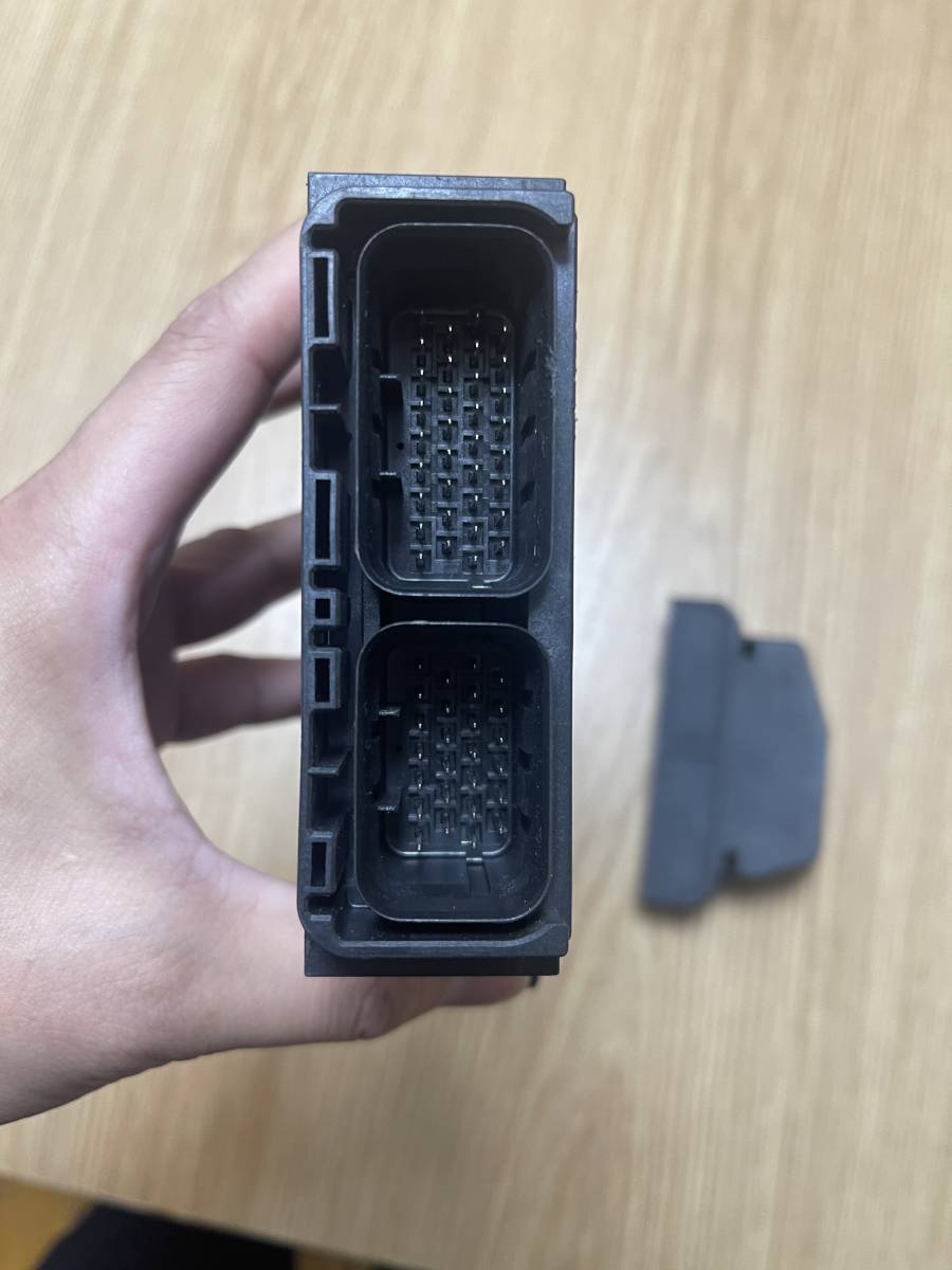 スズキ エンジンコンピュータ 33920-82GH3 スズキエンジンコンピュータ