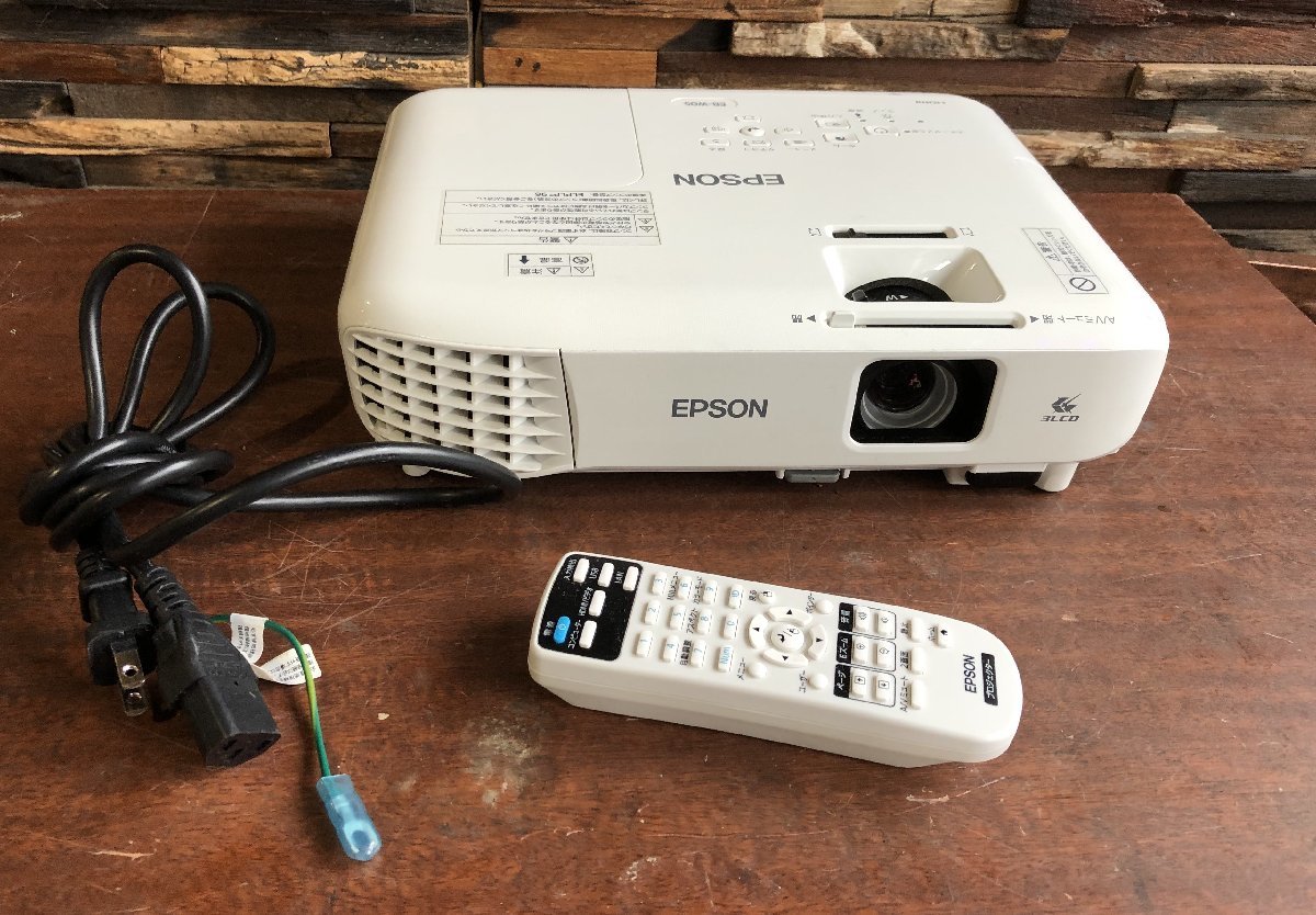 used EPSON 3300lm 液晶プロジェクター EB-W05 HDMI リモコン付き