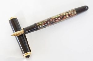 ペリカン 万年筆 14C-585のYahoo!オークション(旧ヤフオク!)の相場
