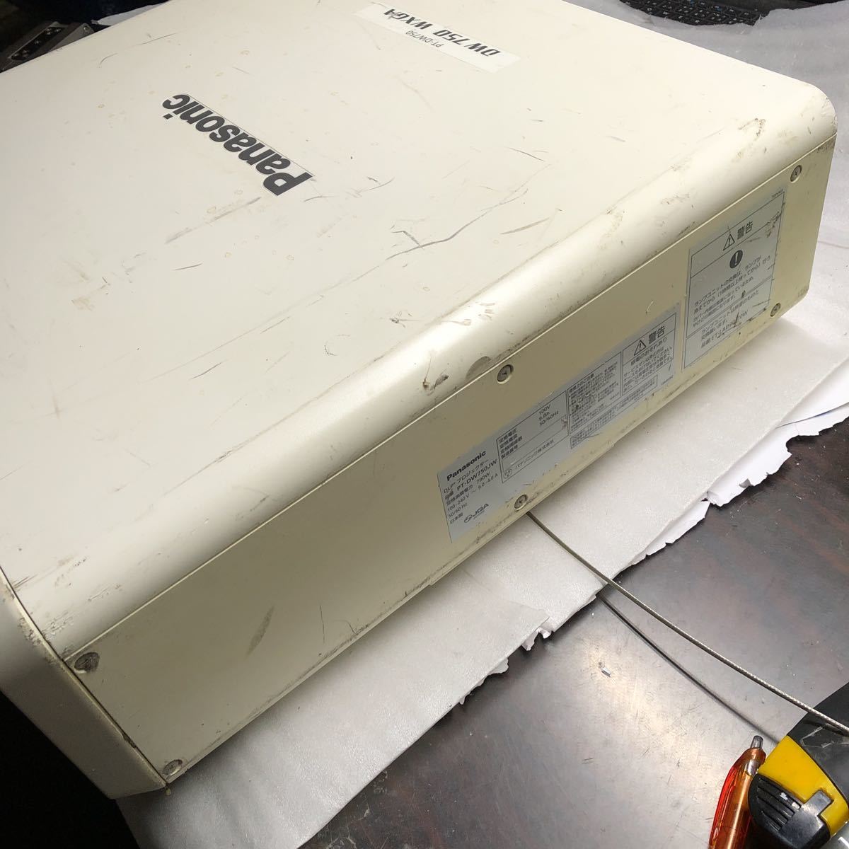 プロジェクター Panasonic PT-DW750JW Panasonic PT-DW750JW