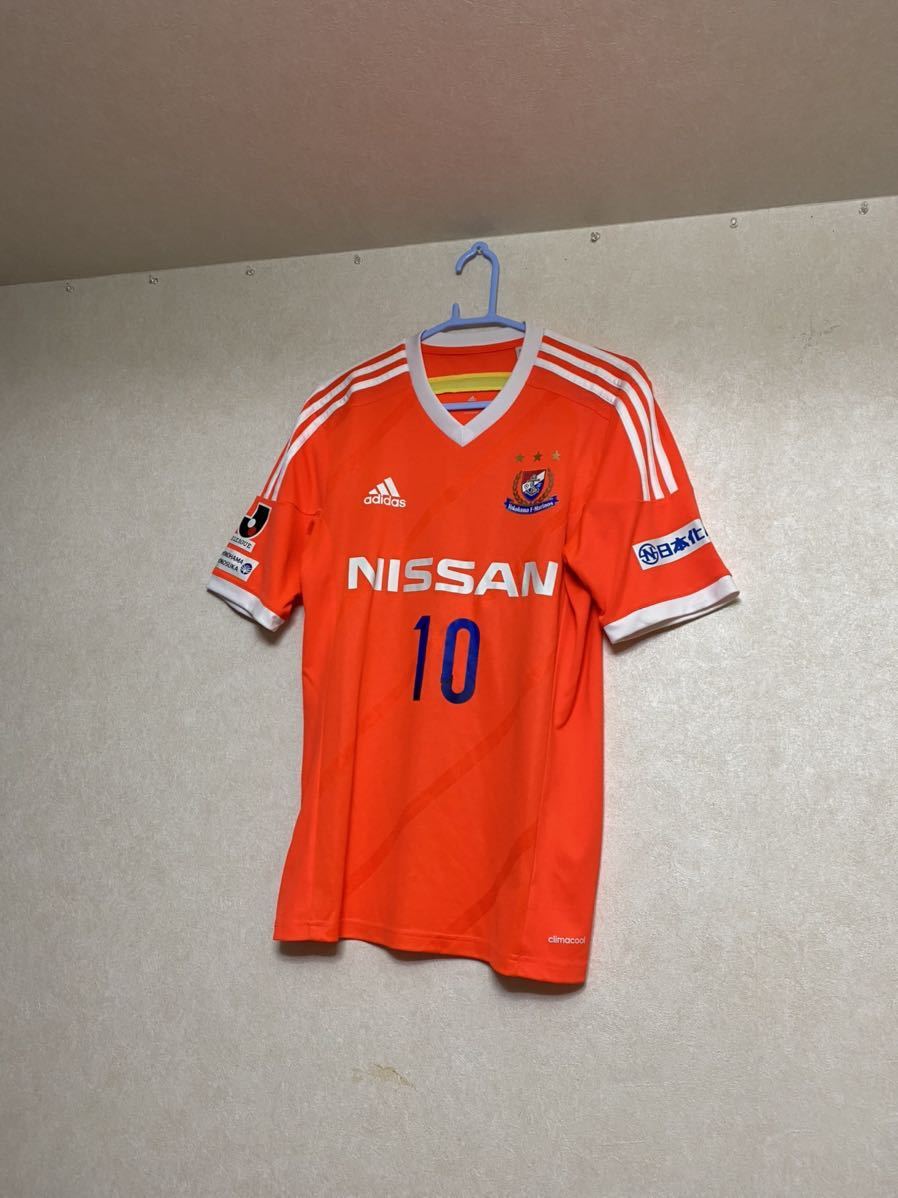 【W杯応援SALE】横浜F・マリノス2014年　直筆サイン入り（中村俊輔選手） 2014 中村俊輔 直筆サイン入り 横浜Fマリノス 完売品 アウェイ 半袖