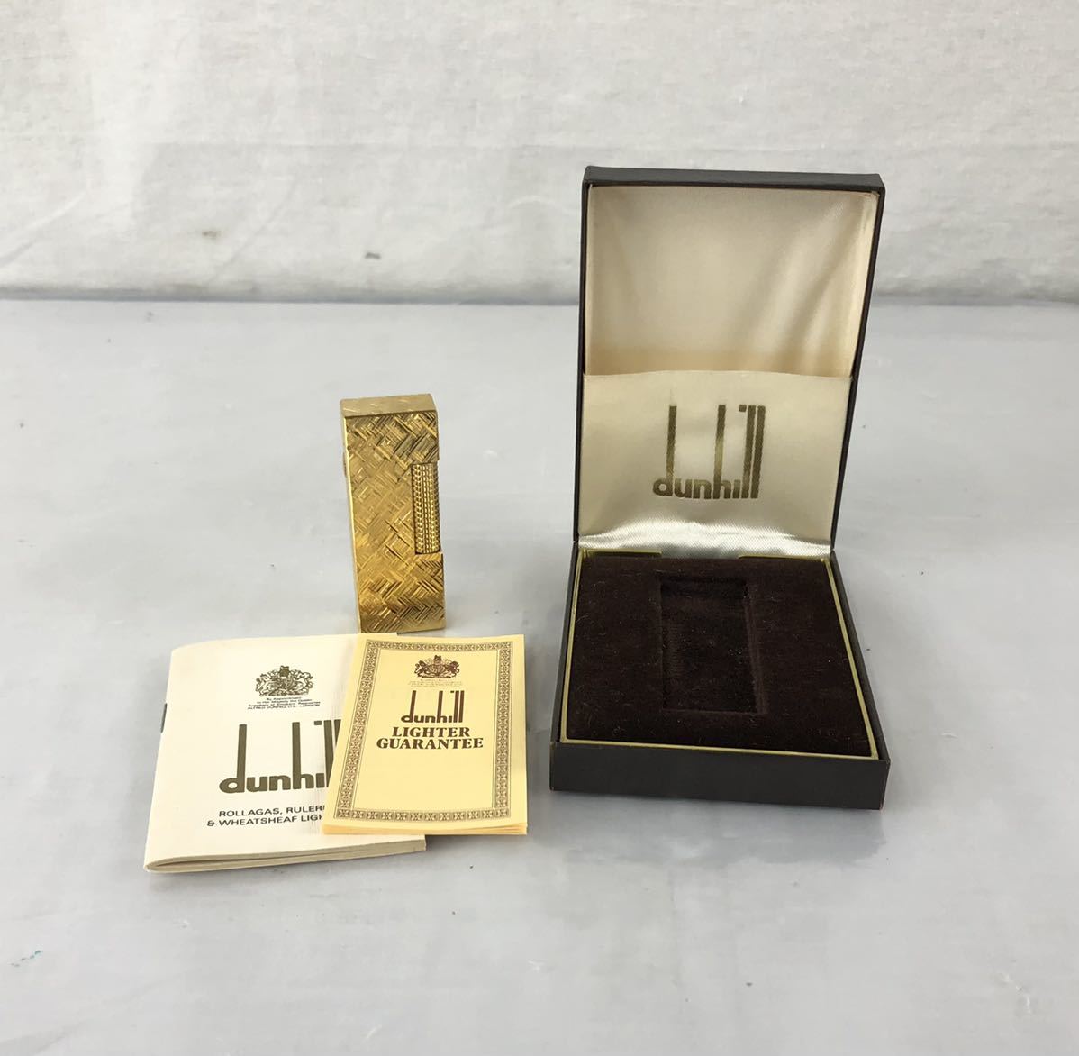 【HM456】dunhill ダンヒル ガスライター ローラ式 ゴールド系 喫煙具 喫煙グッズ ライター 箱付き 