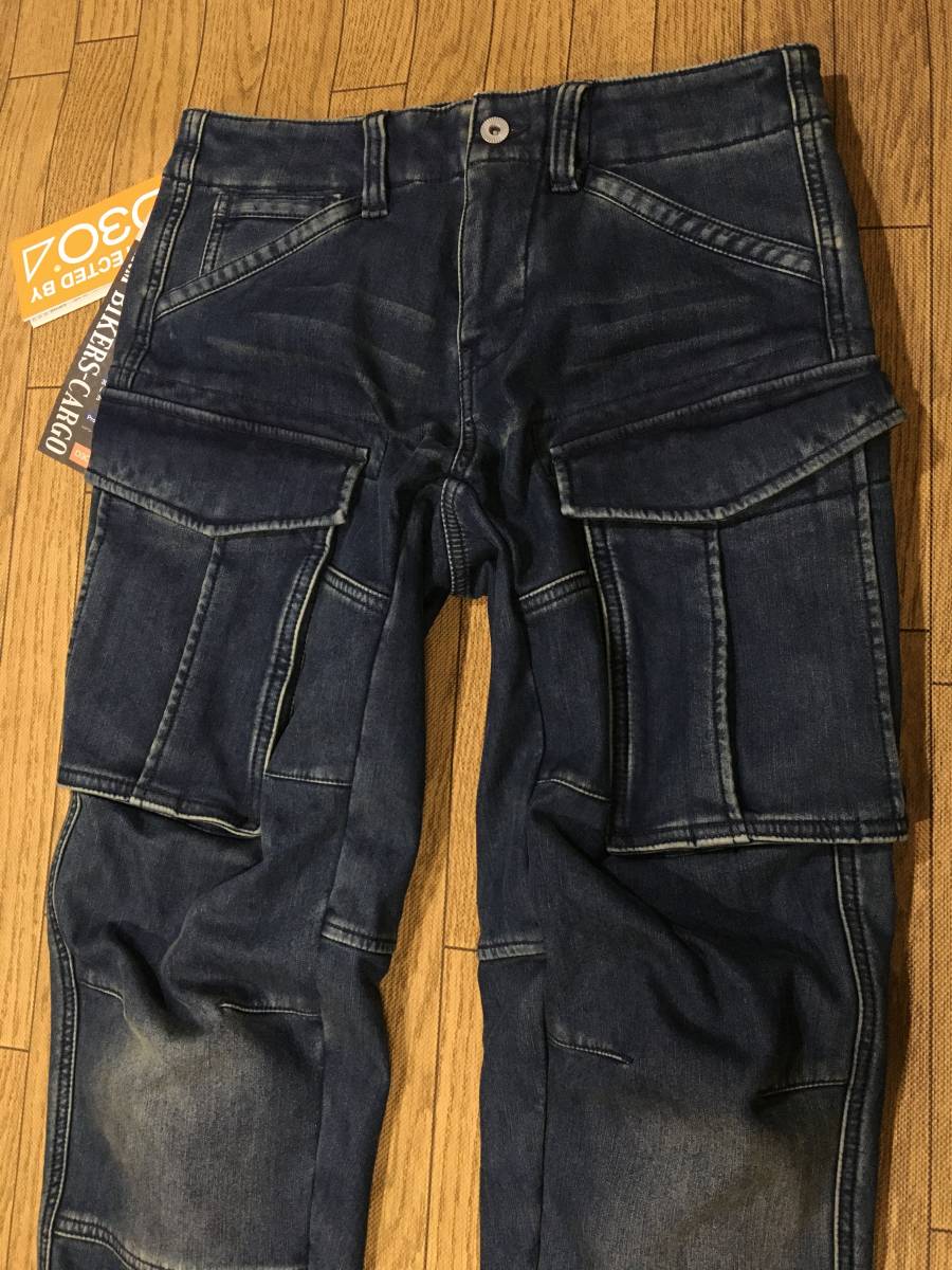 展示品 HYOD D3o 秋冬対応商品 裏地フリース ストレッチカーゴジーンズ Mサイズ(表記30）ウエスト幅76-78cm 身長166-172cm D3o膝パッド付き HYOD D3O 裏地フリース ストレッチジーンズ ナイロン素材ストレッチ ライディング