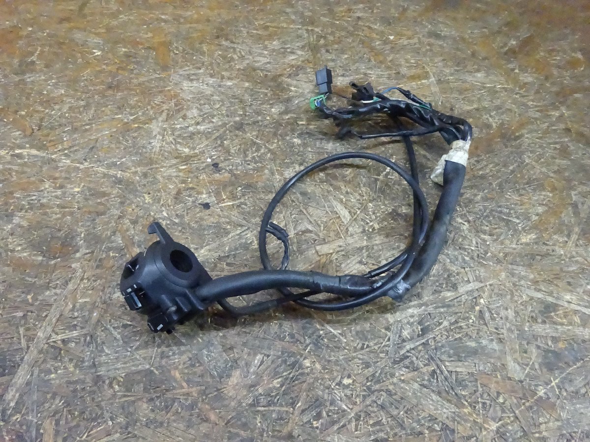 爆買い，正規品 H99 ホンダ CB 1000 SF SC30-1101 純正 ハンドルスイッチボックス ホーン ウィンカー側 み(ホンダ用)｜売買されたオークション情報、yahooの商品情報をアーカイブ公開 - オークファン オートバイメーカー別
