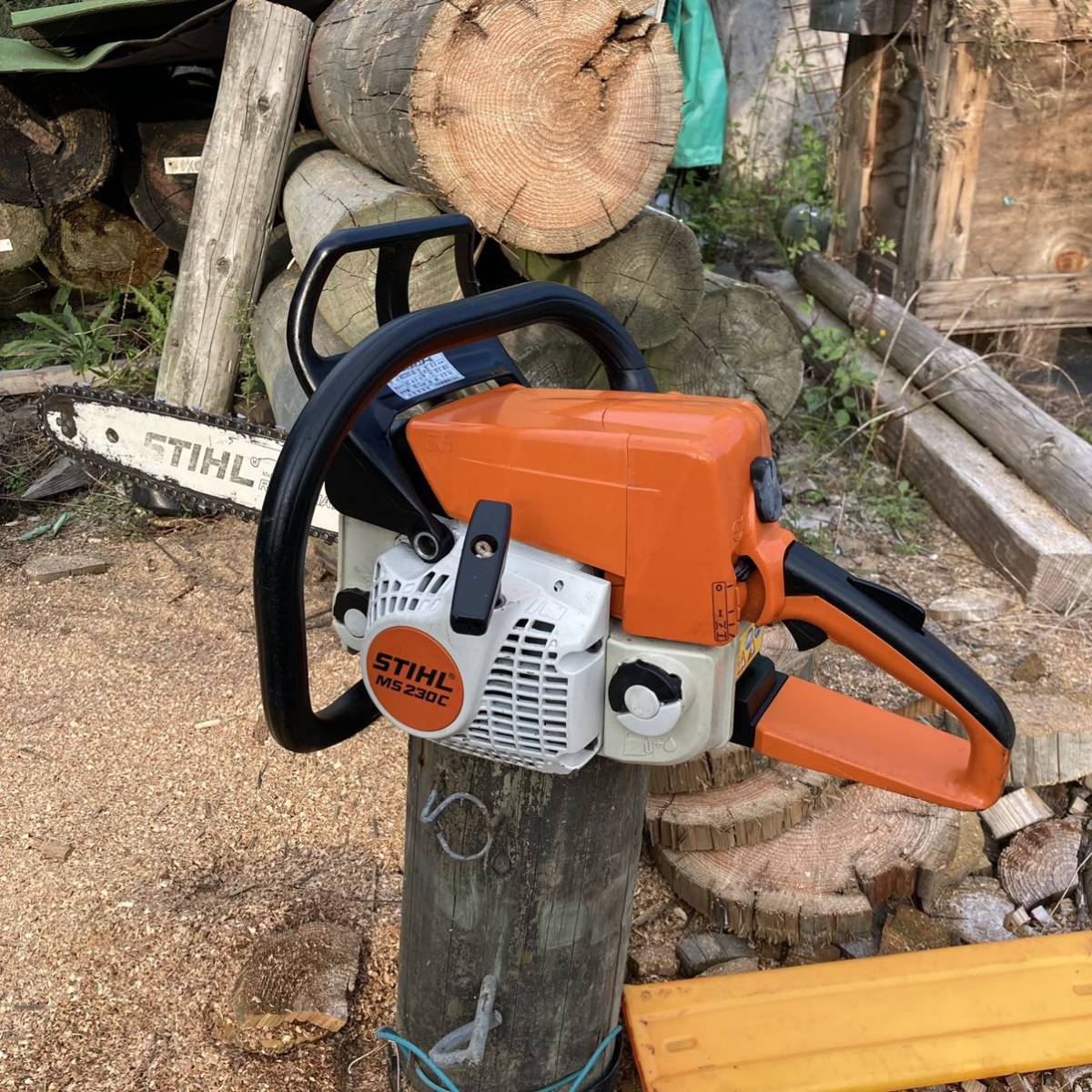 STIHL スチール チェンソー MS230C-BE ガイドバー40cm STIHL スチール チェンソー MS230C-BE ガイドバー40cm