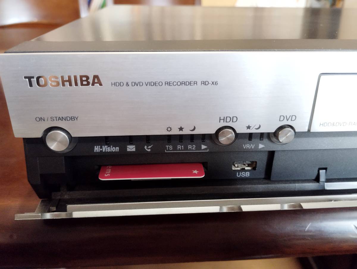 送料無料，HOT TOSHIBA RD-X6 DVDレコーダー（ジャンク） 元箱・付属