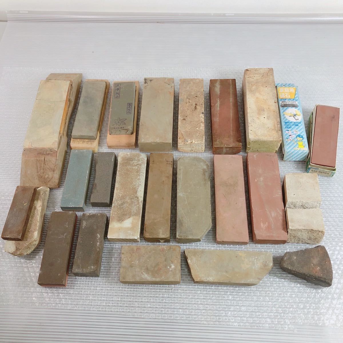 天然砥石 正本山 : ☆K―０６９☆砥石大量まとめ 18個 重量計約10kg 研磨砥石 京都 厳選 - 仕上げ砥石 0 No.3 コレクション・シリーズ 砥石 包丁のこと