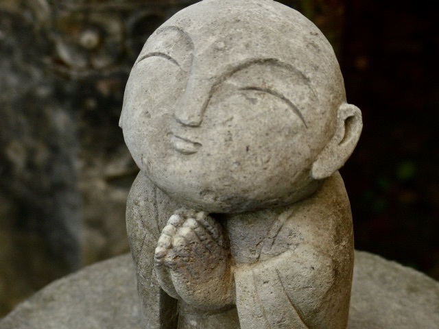 お地蔵さん 地蔵菩薩 石仏 ｜ お祈り地蔵様の石像h38cm／10kg 0714
