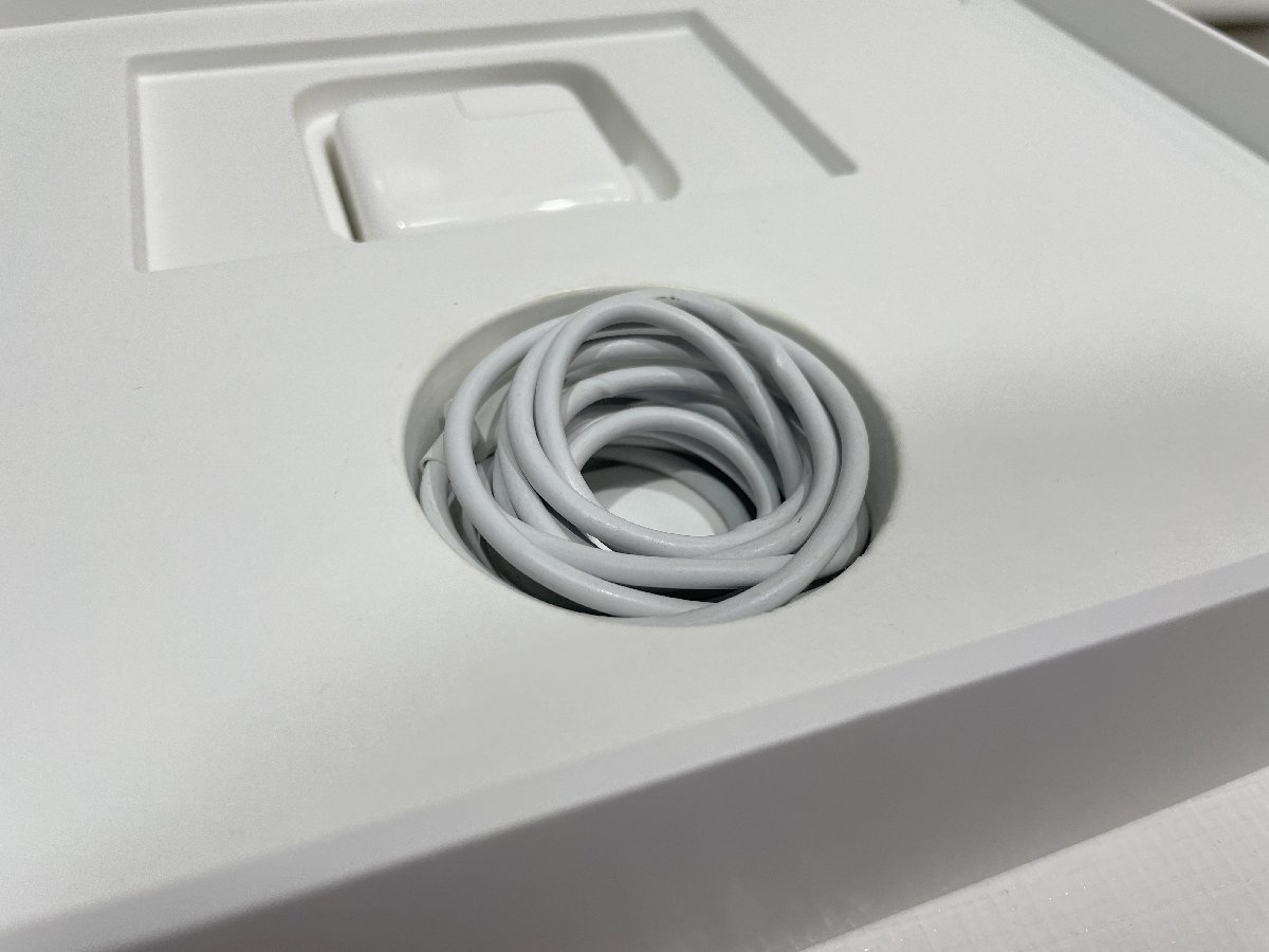 極美品 Apple MacBook Air Retinaディスプレイ 2020モデル MGN93J/A 