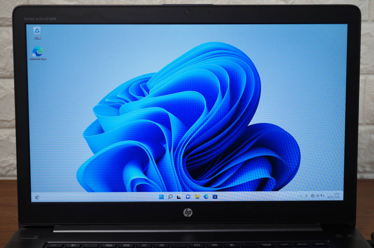 HP Zbook Studio G3《 Xeon E3-1505M v5 2.80GHz / 8GB / SSD 256GB