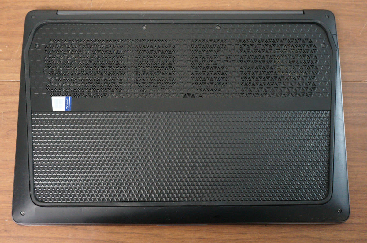 HP Zbook Studio G3《 Xeon E3-1505M v5 2.80GHz / 8GB / SSD 256GB