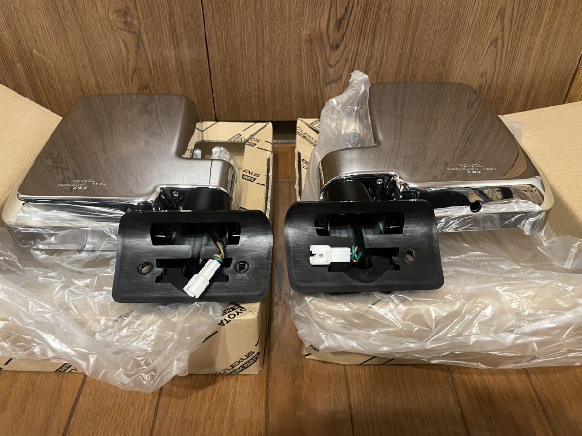 78 プラド 純正 右は新品 左は取付して1週間で外した サイドミラー 
