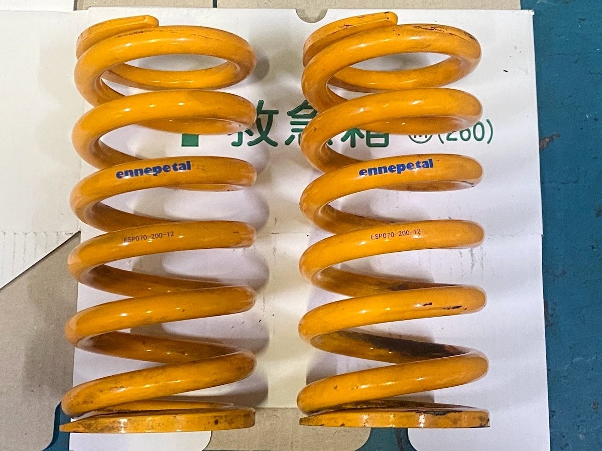 エナペタル 直巻スプリング 12K ID70 長さ200mm 2本セット φ70mm バネレート12キロ 直巻きスプリング 車高調に 直巻スプリング id70 ID70 φ60mm 長さ100mm バネ
