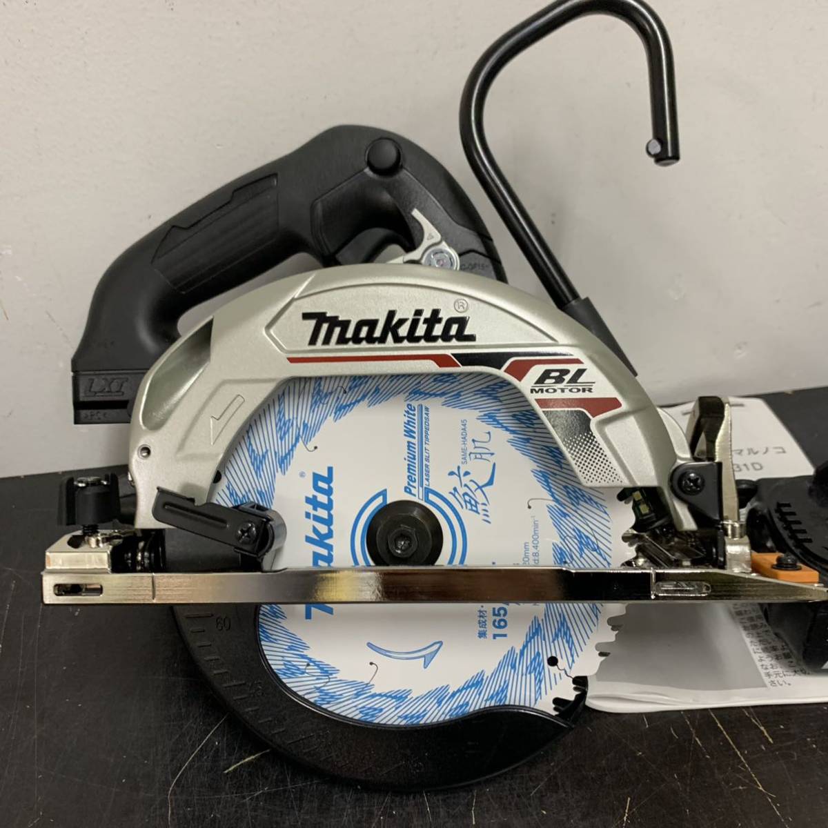 EE26 makita マキタ HS631D 充電式マルノコ 165mm 18V 木工用 超硬丸ノコ バッテリー付属 IRAR